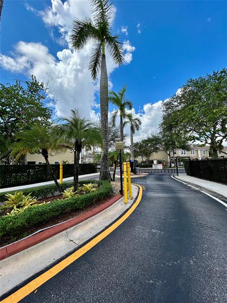 Image 23 of 34 For 711 122nd Ave