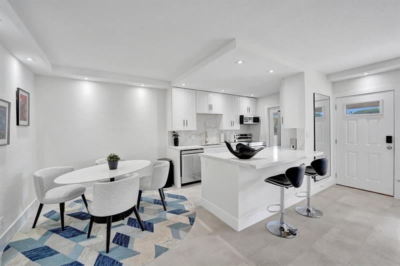 Image 18 of 54 For 2866 30th St  9