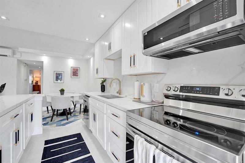 Image 23 of 54 For 2866 30th St  9