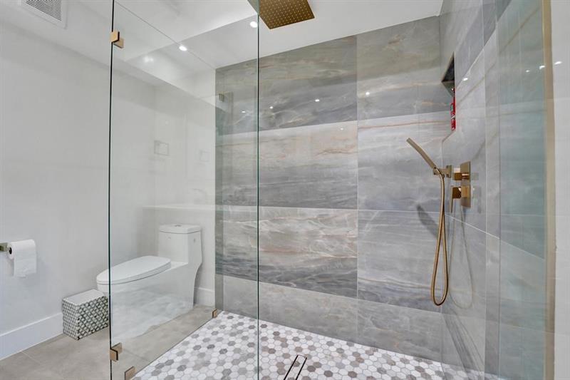 Image 28 of 54 For 2866 30th St  9