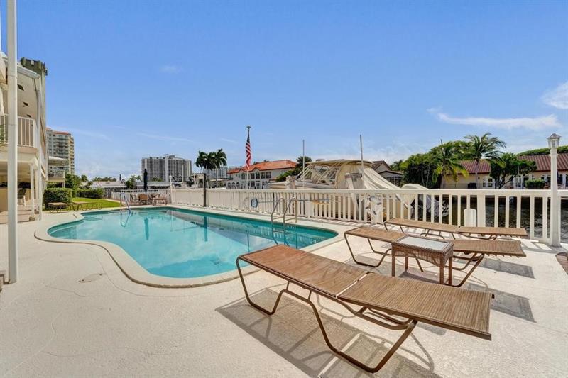 Image 47 of 54 For 2866 30th St  9