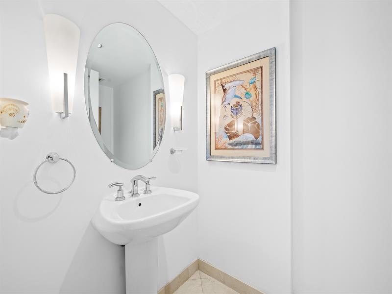 Image 6 of 34 For 1200 Holiday Dr  208