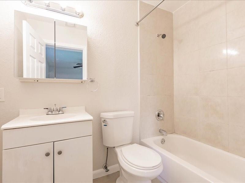 Image 13 of 20 For 5201 17th Ct  A