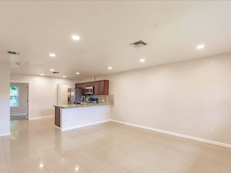 Image 19 of 20 For 5201 17th Ct  A