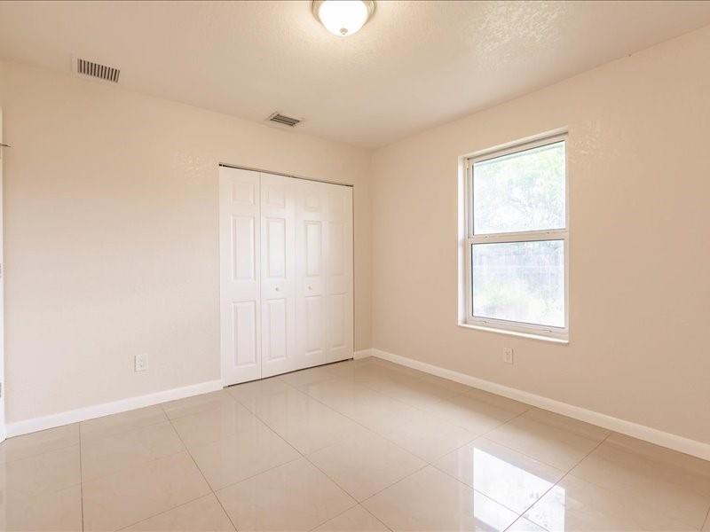 Image 8 of 20 For 5201 17th Ct  A