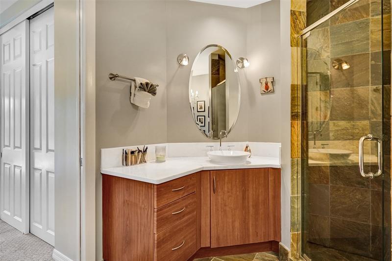 Image 25 of 68 For 2601 14th Ave  104