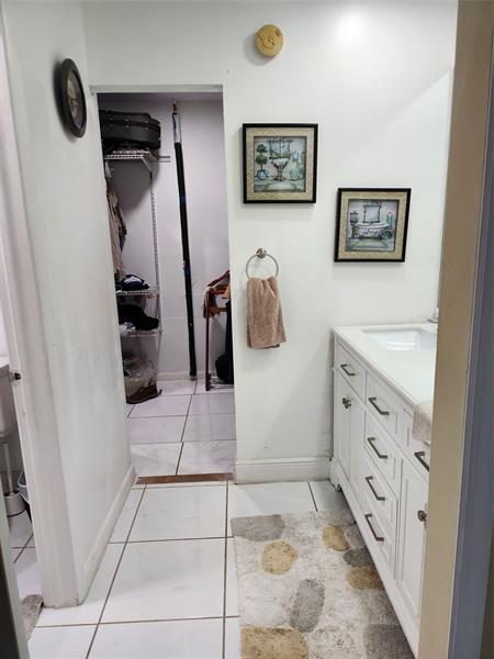 Image 14 of 31 For 2368 17th Dr