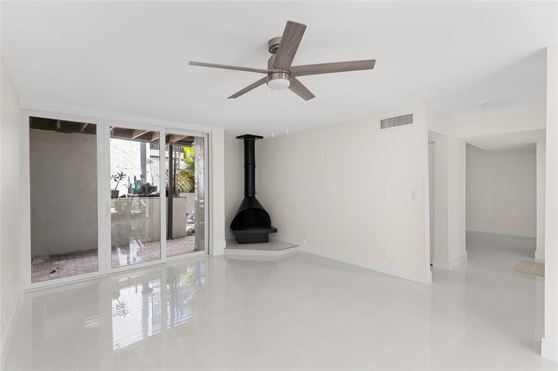 Image 10 of 38 For 657 Cypress Ln  26a