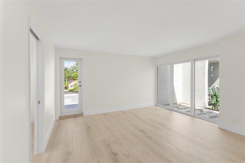 Image 25 of 38 For 657 Cypress Ln  26a