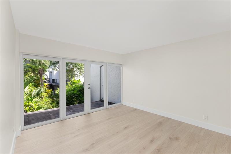 Image 28 of 38 For 657 Cypress Ln  26a