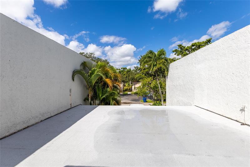 Image 31 of 38 For 657 Cypress Ln  26a