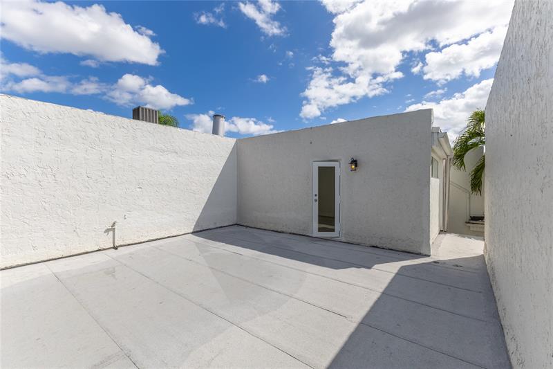 Image 32 of 38 For 657 Cypress Ln  26a