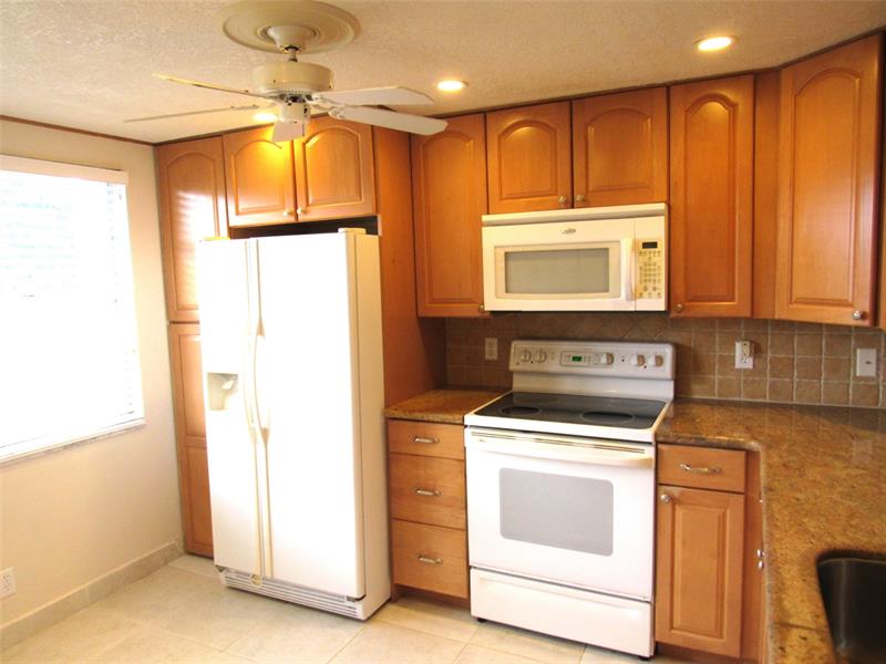 Image 11 of 51 For 3001 Portofino Isle G2