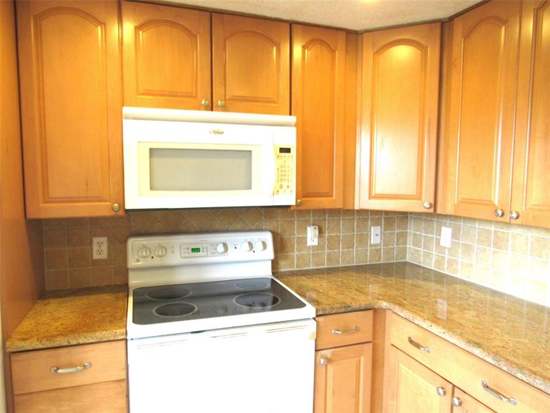 Image 12 of 51 For 3001 Portofino Isle G2