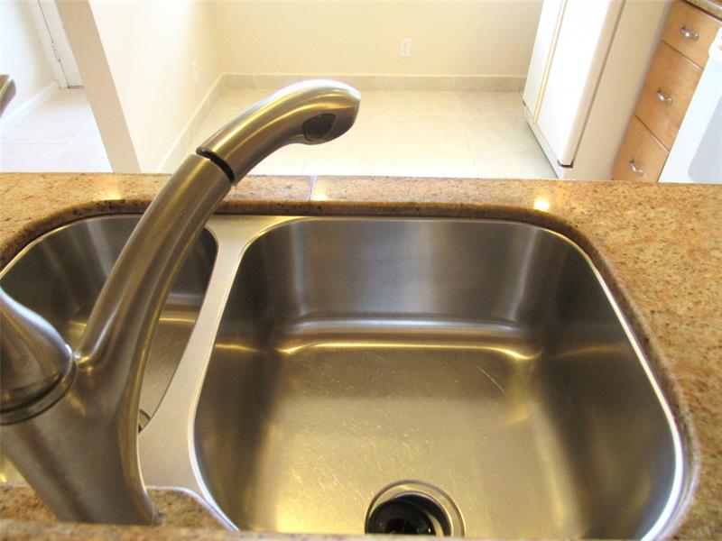 Image 15 of 51 For 3001 Portofino Isle G2