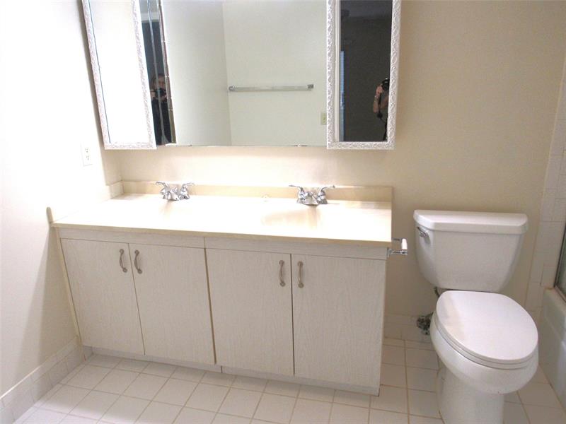 Image 22 of 51 For 3001 Portofino Isle G2