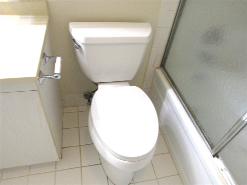 Image 23 of 51 For 3001 Portofino Isle G2