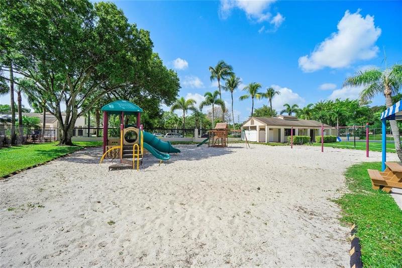 Image 36 of 47 For 3249 Carambola Cir  3249