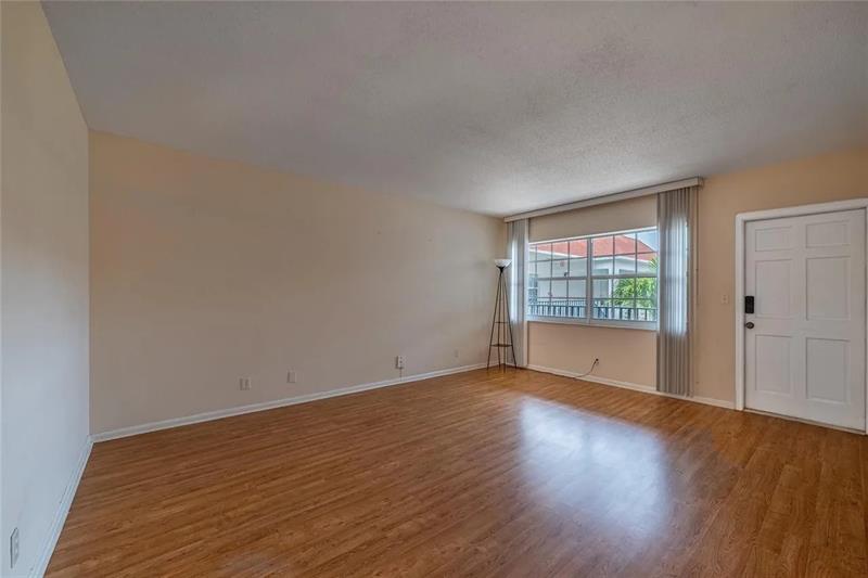 Image 12 of 26 For 2424 9th St  310
