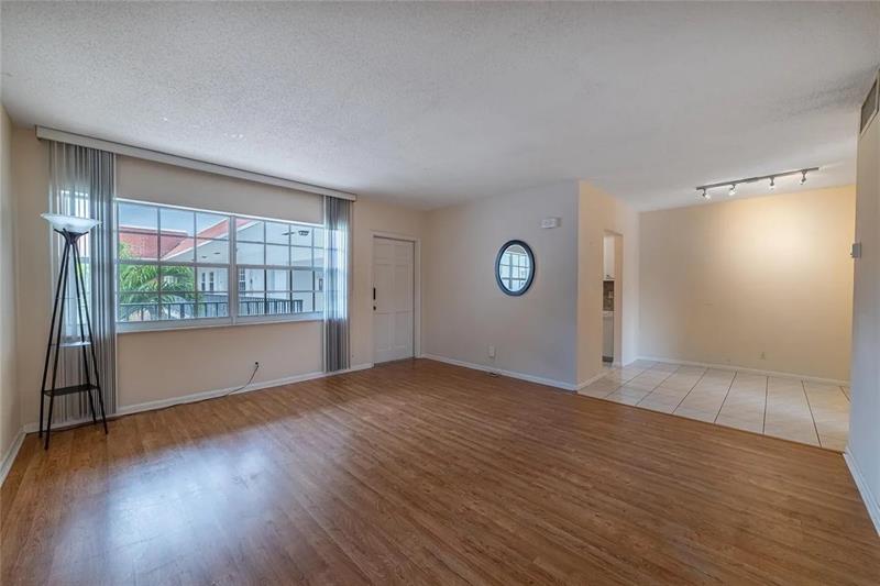 Image 13 of 26 For 2424 9th St  310
