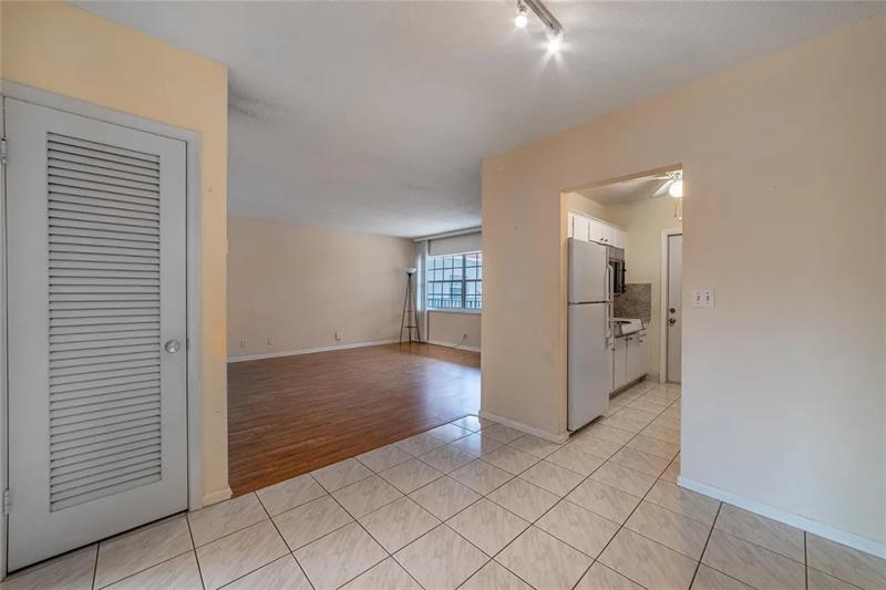 Image 16 of 26 For 2424 9th St  310