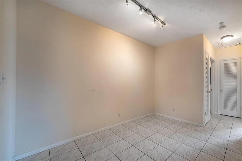 Image 17 of 26 For 2424 9th St  310