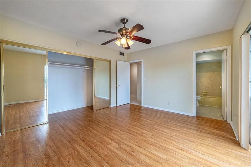 Image 24 of 26 For 2424 9th St  310