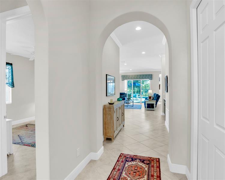 Image 4 of 50 For 1768 Belmont Cir Sw