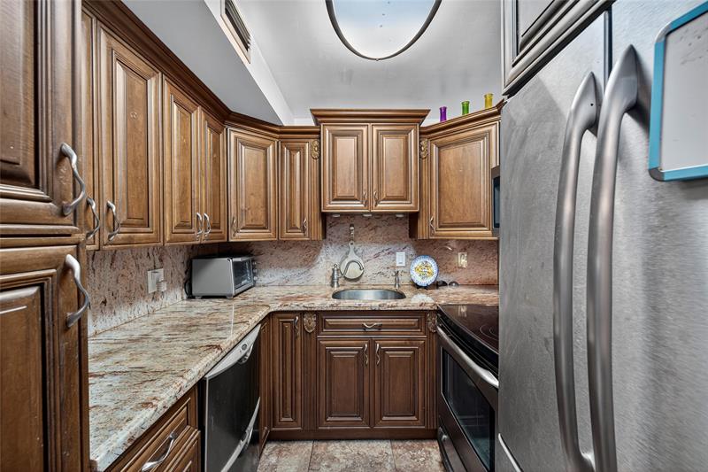 Image 7 of 41 For 2901 47th Ter  245a