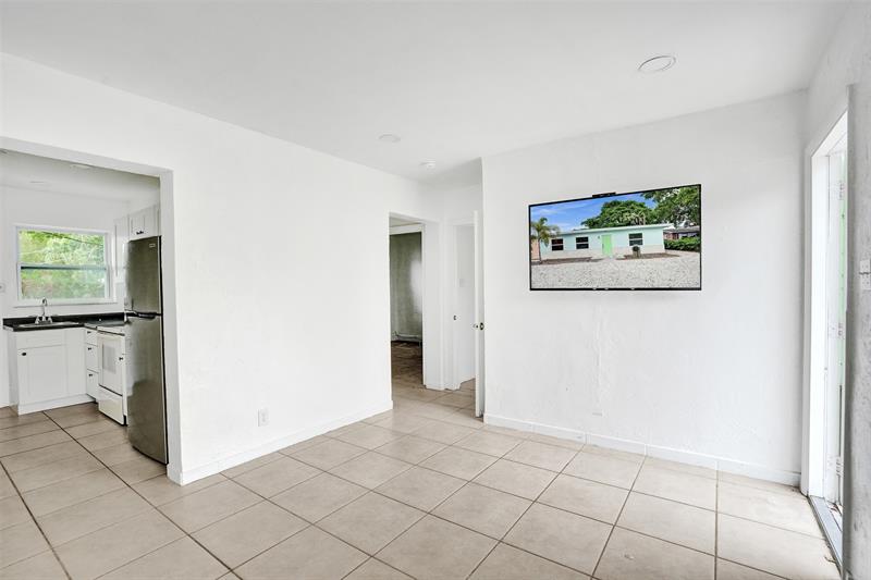 Image 3 of 6 For 306 13th Ave