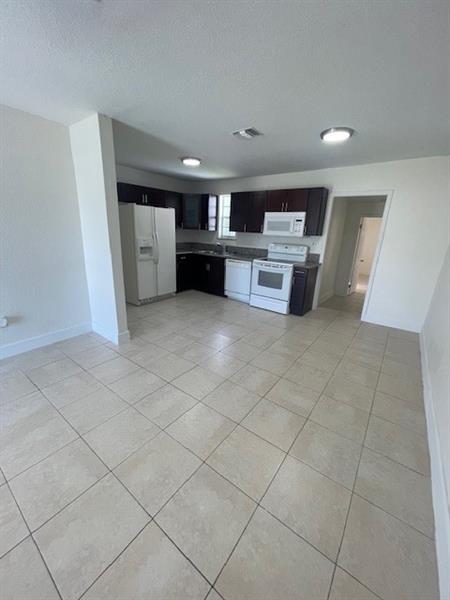 Image 9 of 33 For 3610 46th Ave