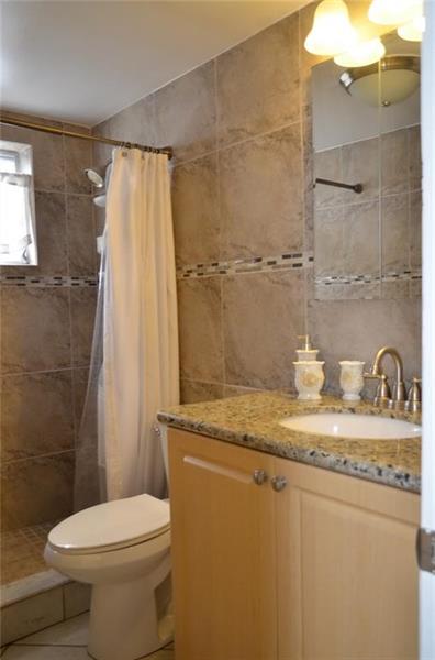 Image 17 of 22 For 17050 14th Ave  115