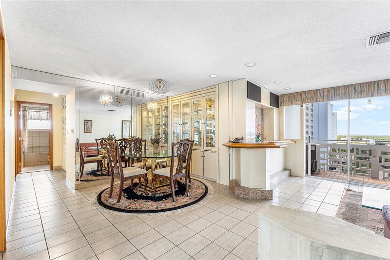 Image 16 of 65 For 1900 Ocean Dr  812
