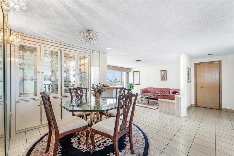 Image 20 of 65 For 1900 Ocean Dr  812
