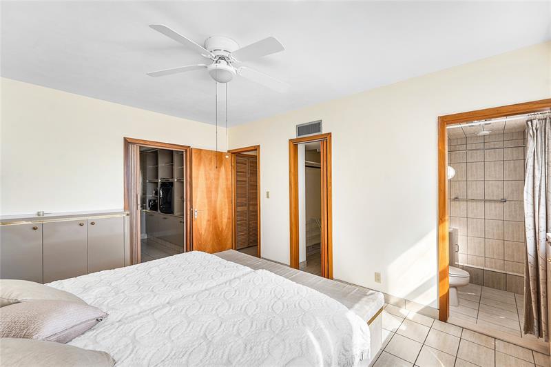 Image 29 of 65 For 1900 Ocean Dr  812