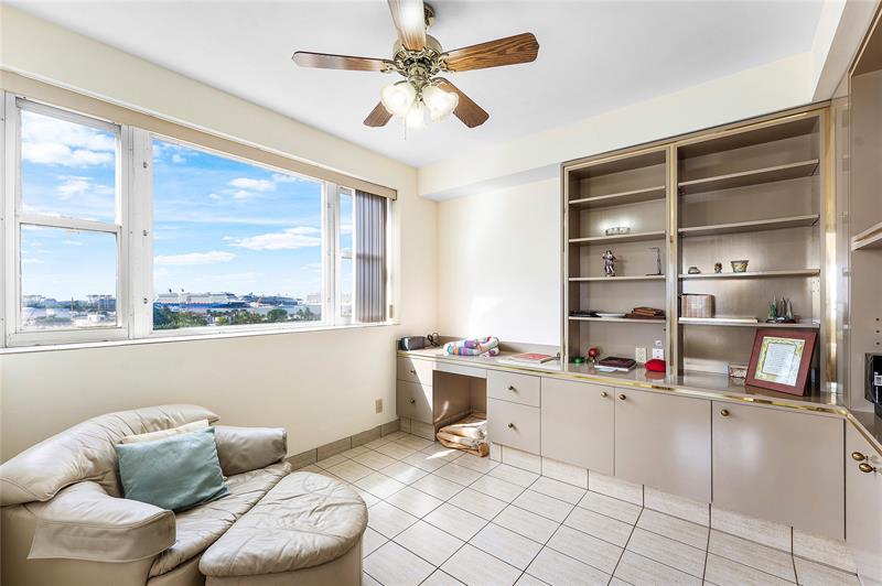 Image 31 of 65 For 1900 Ocean Dr  812