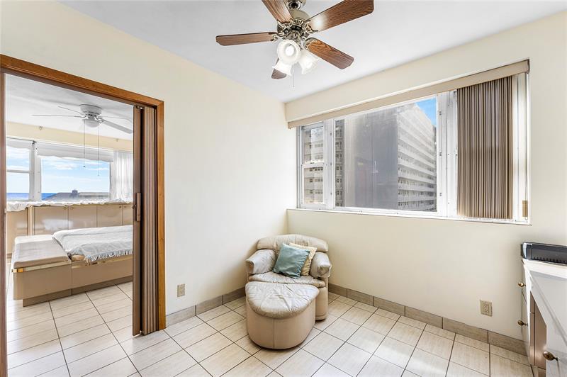 Image 33 of 65 For 1900 Ocean Dr  812