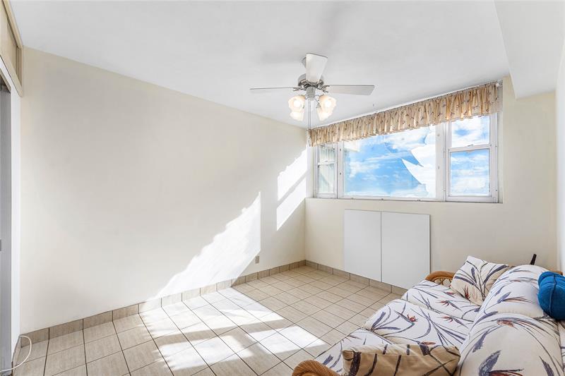 Image 36 of 65 For 1900 Ocean Dr  812