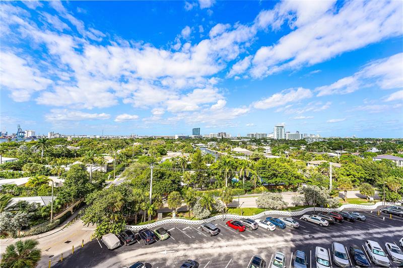 Image 44 of 65 For 1900 Ocean Dr  812