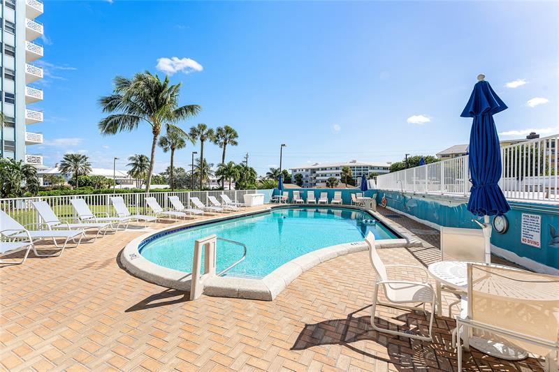 Image 52 of 65 For 1900 Ocean Dr  812