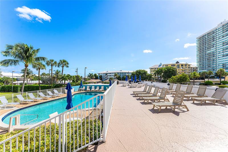 Image 55 of 65 For 1900 Ocean Dr  812