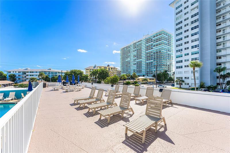 Image 57 of 65 For 1900 Ocean Dr  812