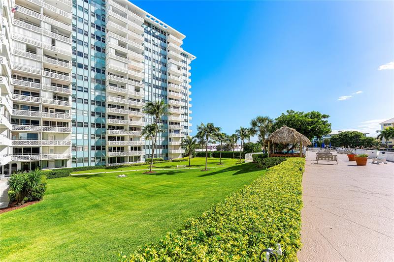 Image 59 of 65 For 1900 Ocean Dr  812