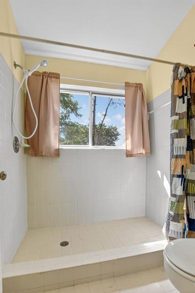 Image 26 of 42 For 2024 Discovery Cir  2024