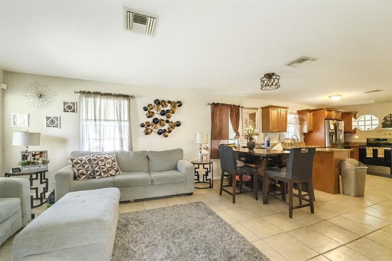 Image 3 of 24 For 1403 27th Ct