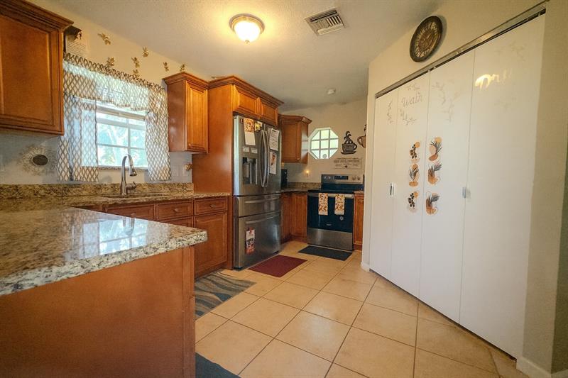 Image 8 of 24 For 1403 27th Ct