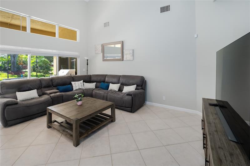 Image 12 of 35 For 10874 61st Ct