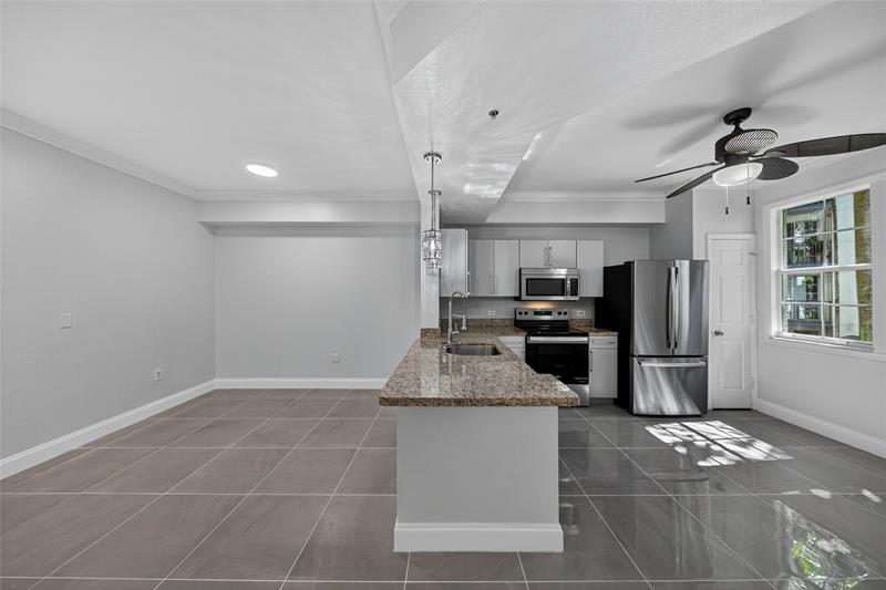 Image 23 of 67 For 533 3rd Ave  221