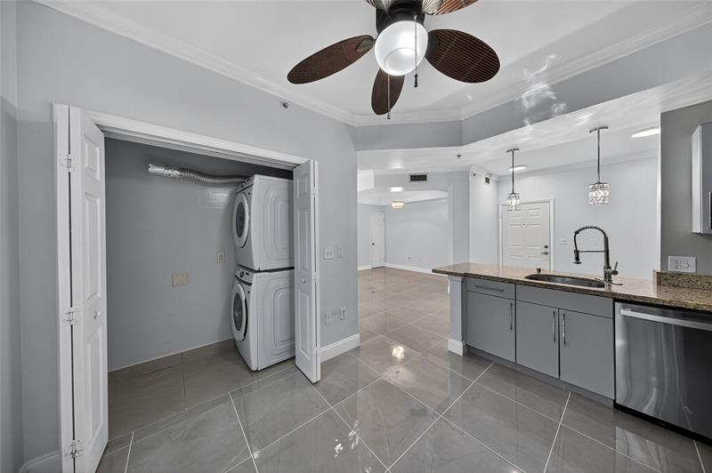 Image 24 of 67 For 533 3rd Ave  221