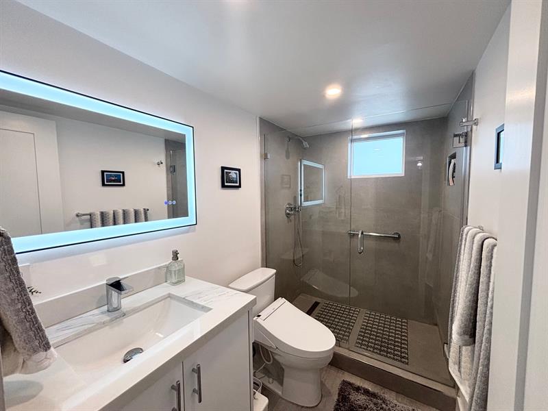 Image 17 of 22 For 3750 170th St  107